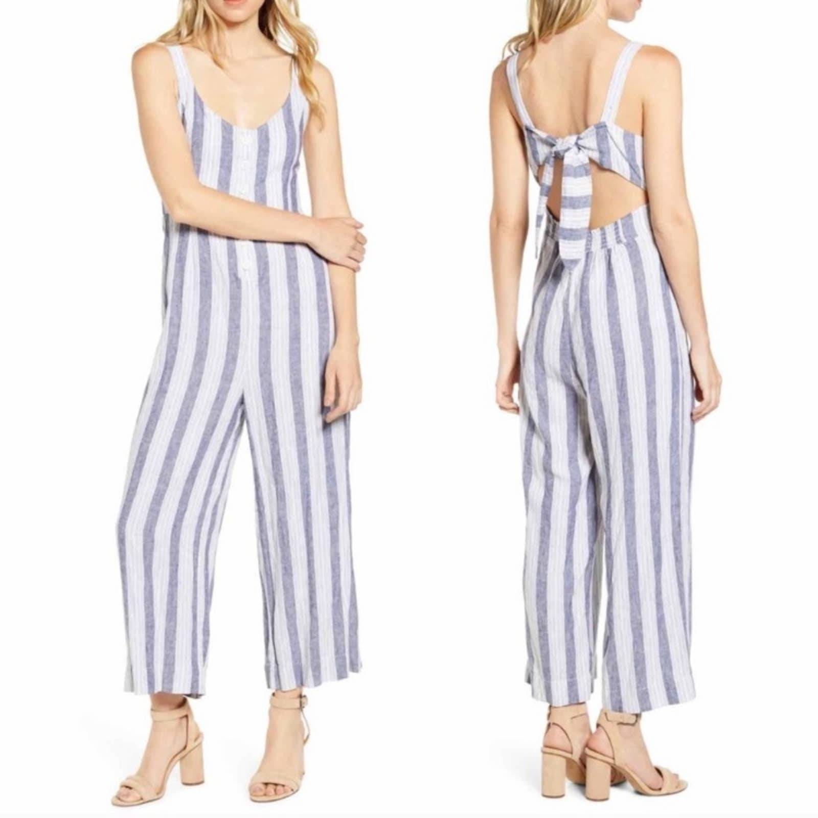 AKIRA Womens Vertical Stripes Smocked Bodice Cropped Wide Leg Culotte Jumpsuit Playsuit AKIRA Womens Vertical Stripes Smocked Bodice Cropped Wide Leg Culotte Jumpsuit Playsuit